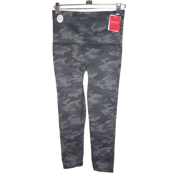 NWT SPANX Sz M Look At Me Now Seamless Gray Camo Leggings (1332) - Picture 1 of 6